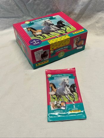 Box + 1 sachet panini Cartes à collectionner Merveilleux Chevaux neuve