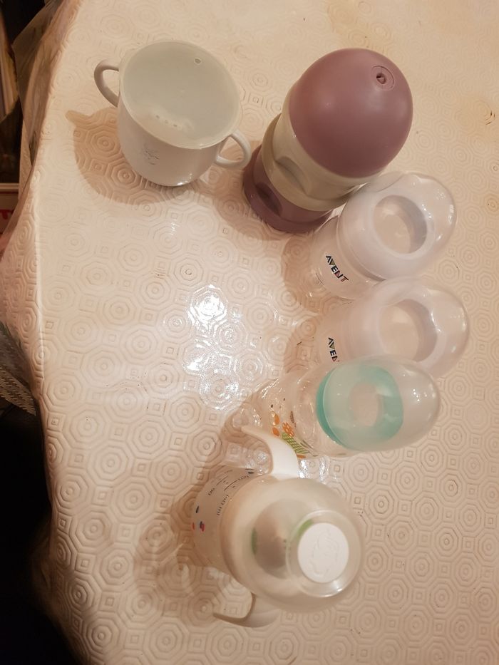 Lot biberons et verre