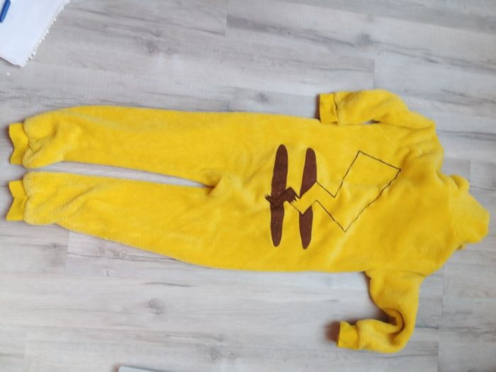 Combinaison Pikachu 5 ans - photo numéro 2