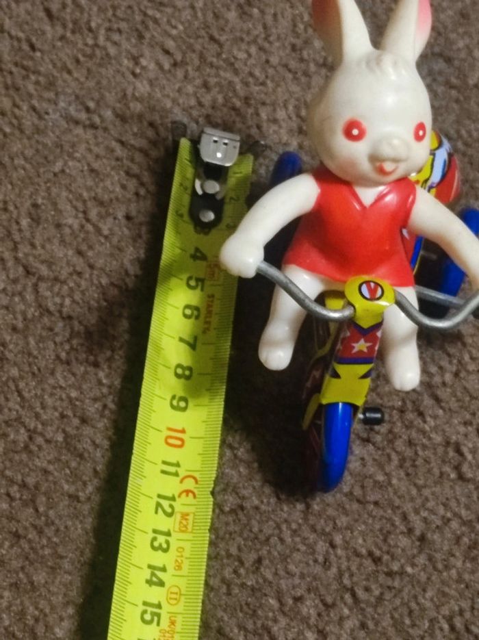 lapin litho mécanisme ok sur son vélo - photo numéro 2