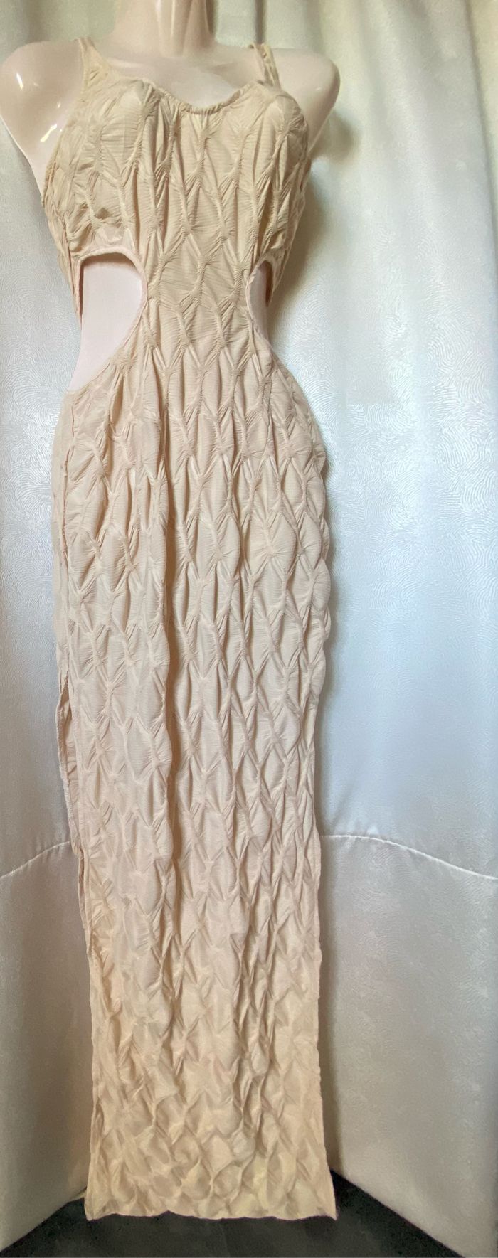 Robe longue coquilles chair près du corps 36 Prettylittlething