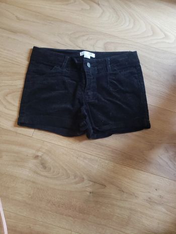 Short noir à paillette taille 8 ans