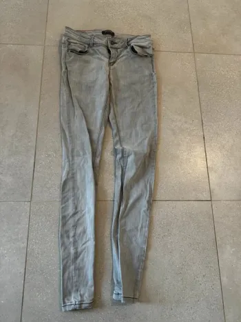 Jean Bonobo skinny fit, bon état , 38x95cm