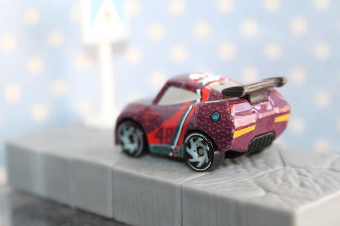 Disney Pixar cars mini racer Aaron clocker - photo numéro 3