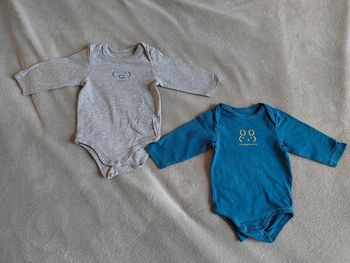 Lot 2 bodys manches longues 3 mois