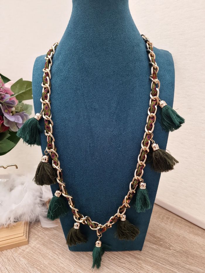 Collier Sautoir Boheme Doré Pompons Verts Ruban Multicolore
