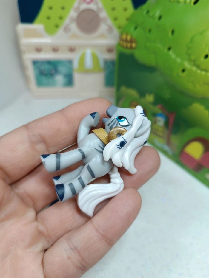 Little Pony petit poney wiki maisonnette petite maison house cottage boutique magic nightmare night - photo numéro 3