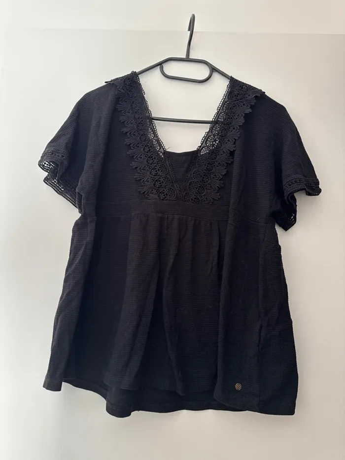 T shirt Bonobo noir avec dentelle