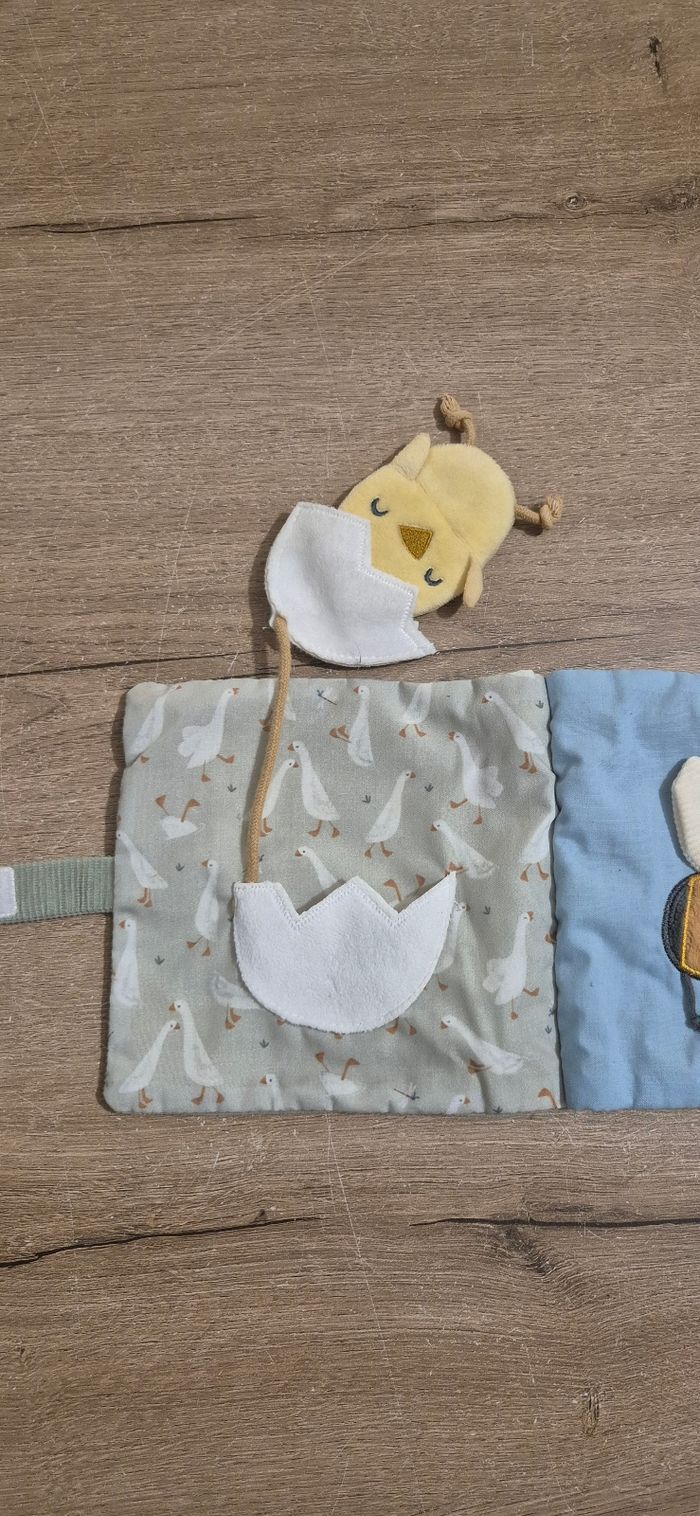 Livre d'activités en tissus Little Goose - photo numéro 3