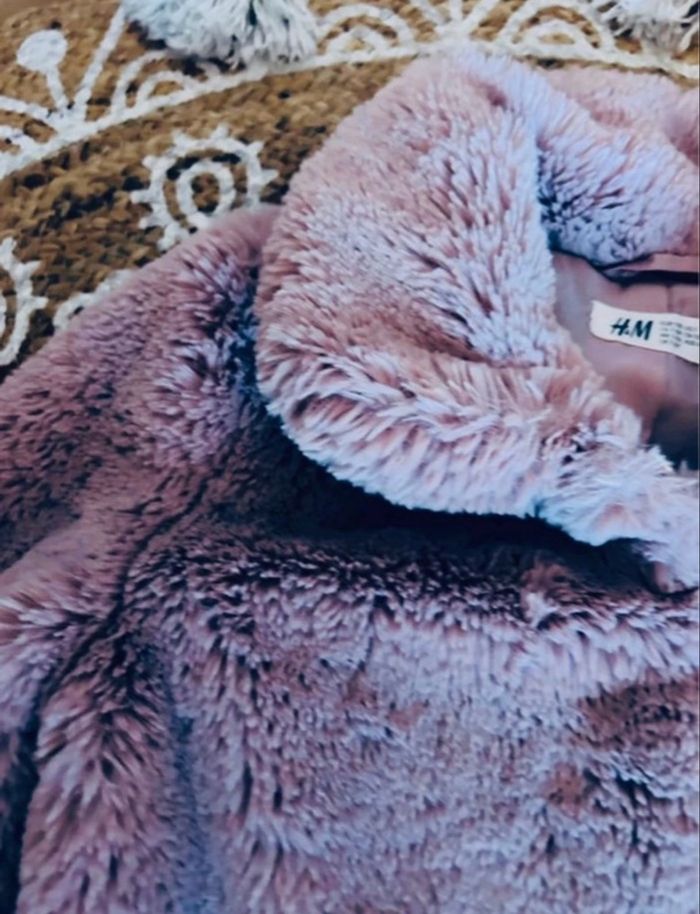 Manteau duveteux fille 7/8ans - photo numéro 2