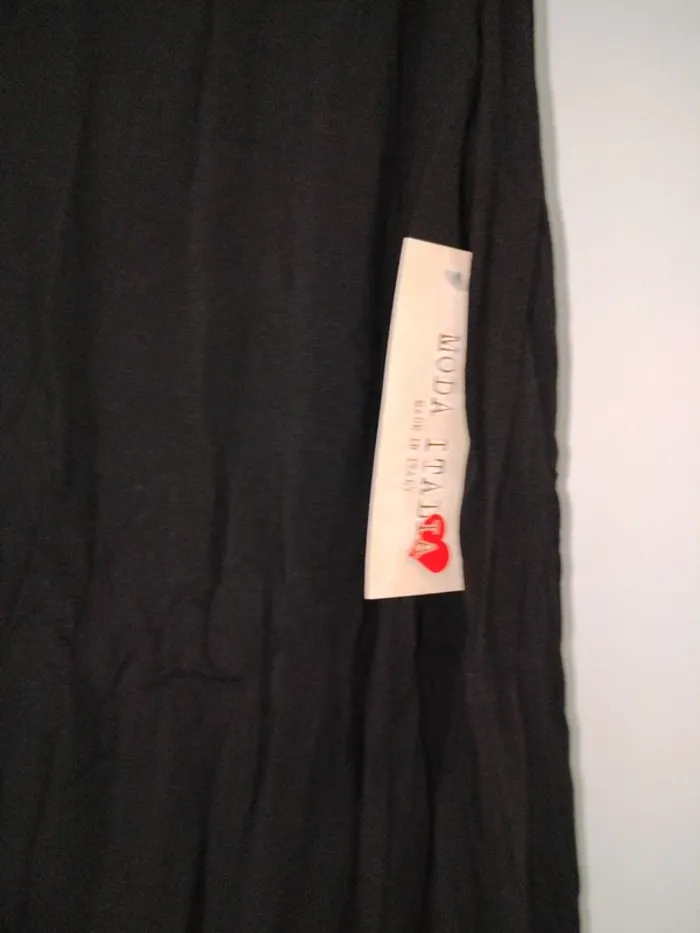 Robe d'été mi-longue à bretelles noire - photo numéro 2