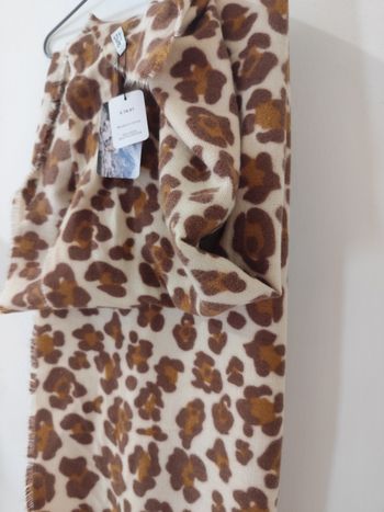 Écharpe chaude neuve