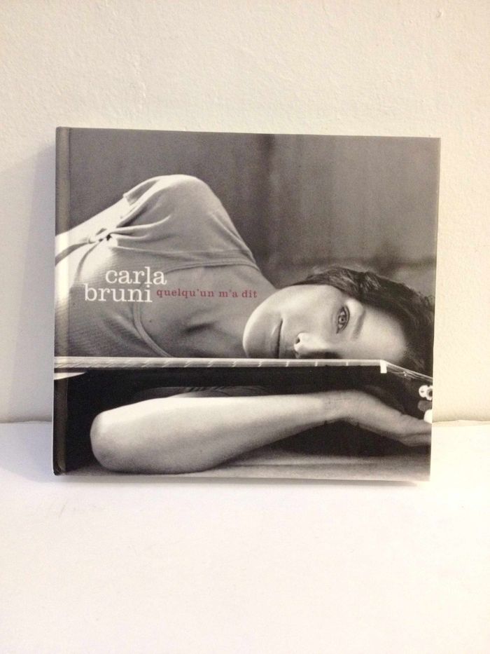CD musique Carla Bruni quelqu'un m'a dit - photo numéro 1