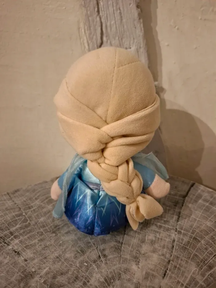 Peluche Elsa La Reine des neiges - photo numéro 2