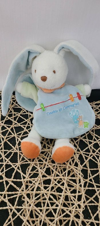Doudou lapin Eliot cape bleu DOUDOU ET COMPAGNIE