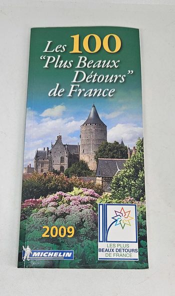 "Les 100 plus beaux détours de France. Michelin".
176 pages.