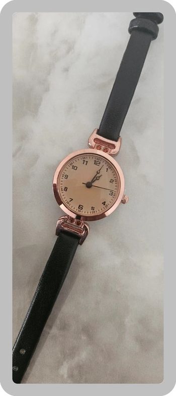 Montre neuve pour femme