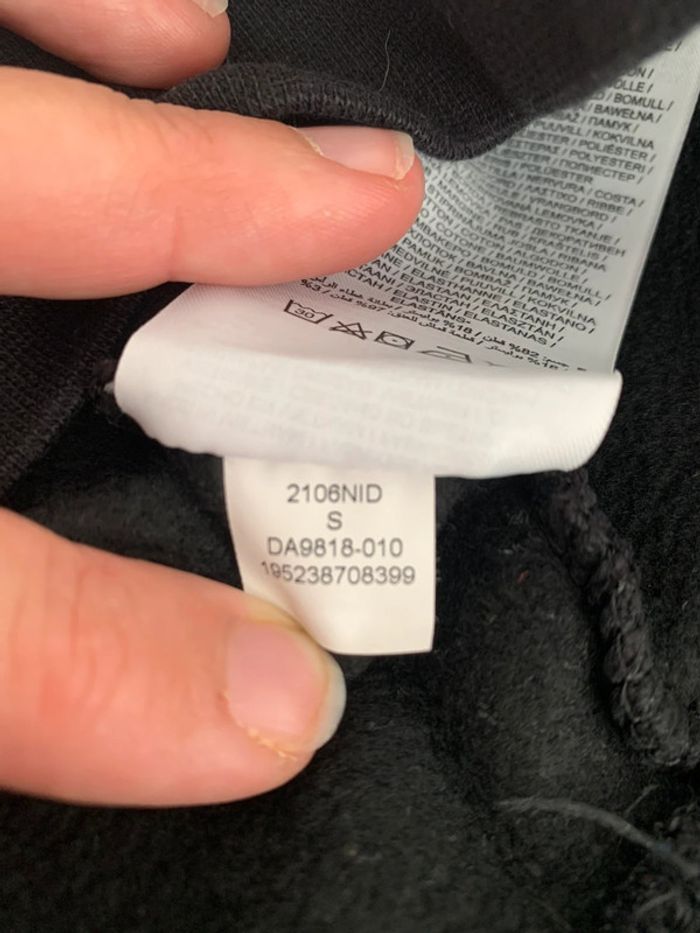 Sweat à capuche Jordan noir taille S comme neuf porté une fois - photo numéro 3