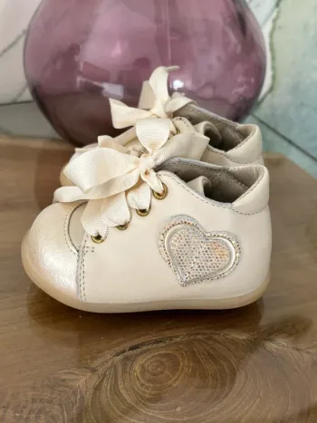 Chaussures filles beige doré cœur 18 Little Mary