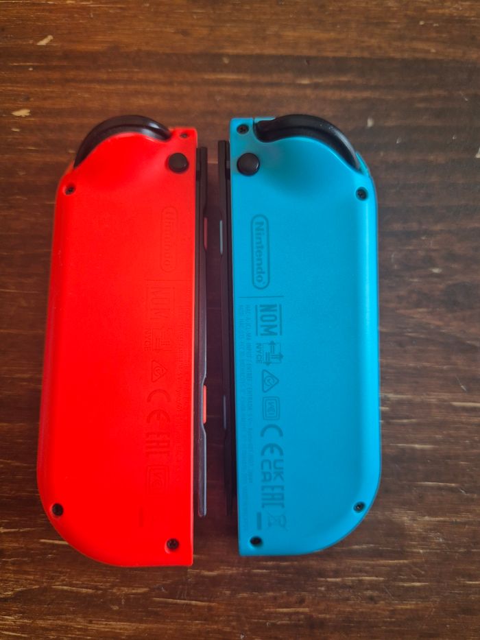 Lot 2 manettes nintendo switch joycons rouge et bleu - photo numéro 2