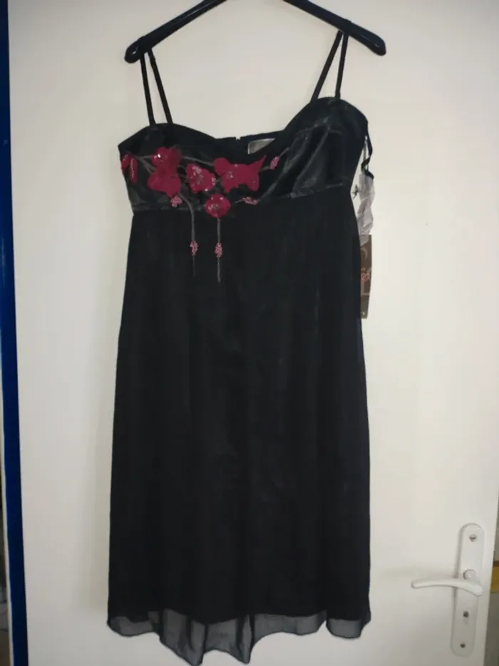 Robe de fête lipsy taille 40