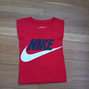 T-shirt Nike