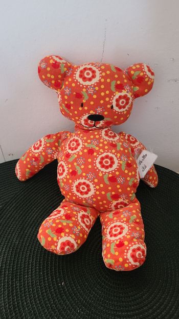 Doudou ours rouge orange fleurs DPAM DU PAREIL AU MEME