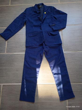 Costume 2 pièces bleu marine t. 8 ans
