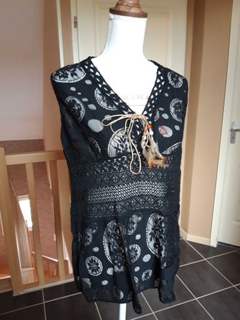 Tunique noire dentelle bohème neuve