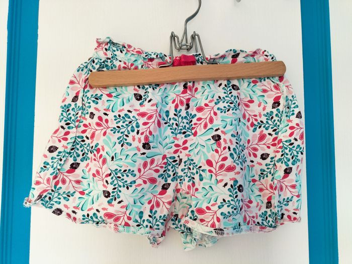 Short blanc, motifs multicolores - photo numéro 3