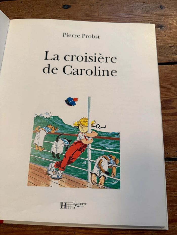 La croisière de Caroline édition limitée bord tissu rouge livre bd album Pierre Probst - photo numéro 4
