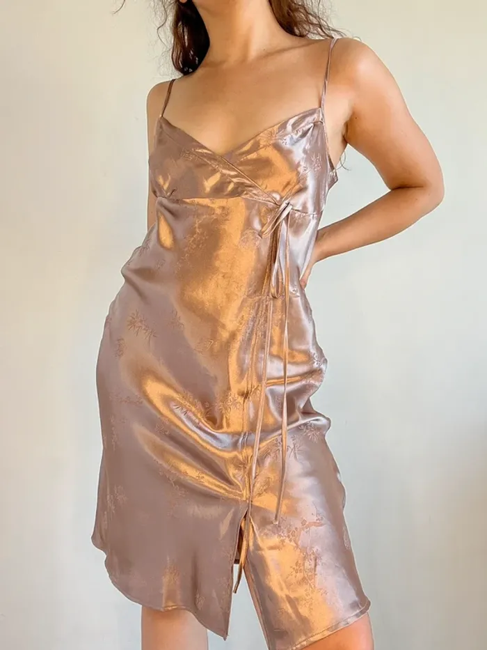 Robe vintage y2k beige en satin taille L 🐚 - photo numéro 5
