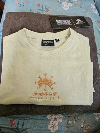 T-shirt Onepiece Taille xs neuf avec étiquette