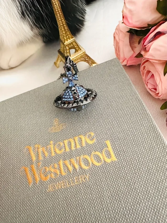 🪐Collier Vivienne Westwood Orbite noir avec zirconiums bleus – Modèle iconique - photo numéro 9