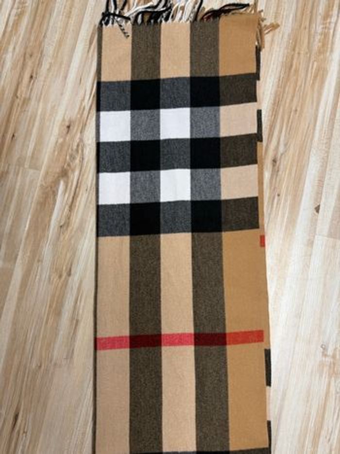 Écharpe Burberry - photo numéro 3