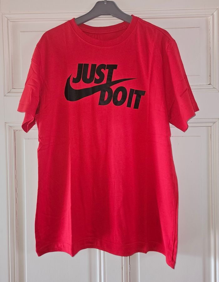 T-shirt nike