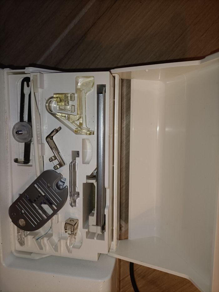 Machine à coudre Singer Europa 200 très bon état - photo numéro 5