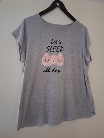 T-shirt gris et rose imprimé "t- M"