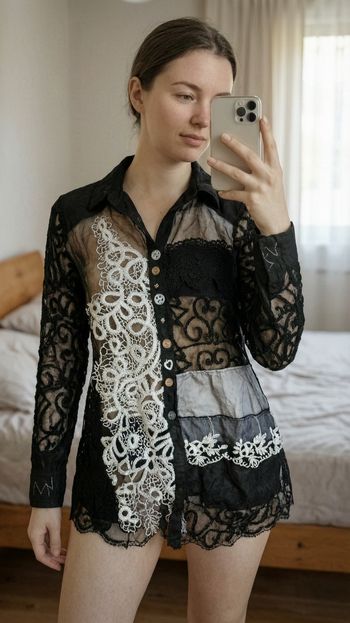 Chemise transparente brodée 