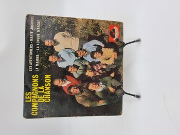 Vinyle 45 tours Les Compagnons de la Chanson : Les Aventuriers / Marie Joconde / La Mamma...