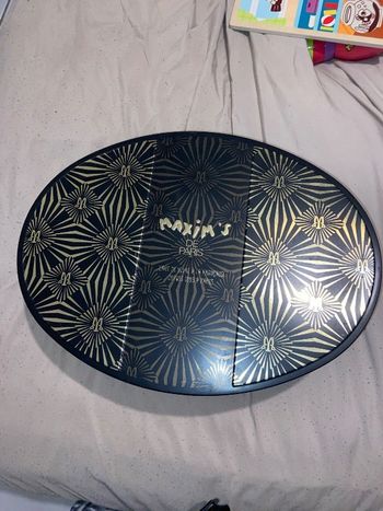 Boîte vide Maxim’s couleur noir et doré