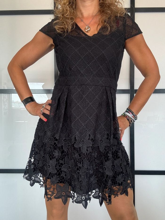 Robe dentelle noire Comptoir des Cotonniers 38 - photo numéro 2