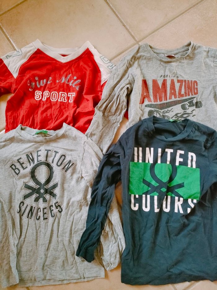 Lot de 4 Tee shirt taille 6 ans dont 2 Benetton