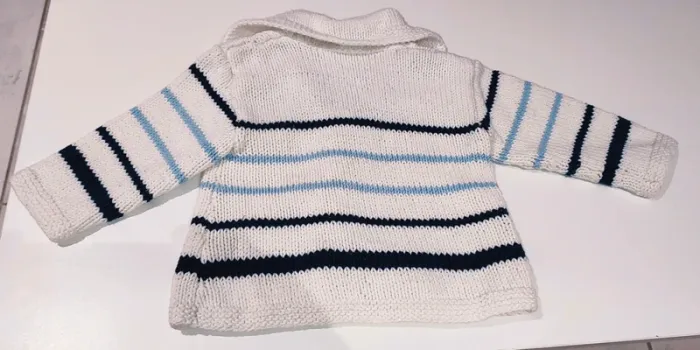 Lot de 3 gilets/pull garçon taille 3 mois en excellent état - photo numéro 10