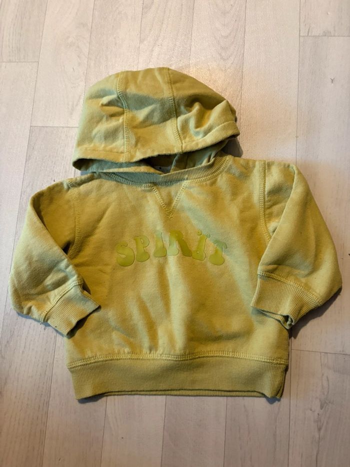 Sweat 12 mois à capuche vert jaune mes p’tits basics