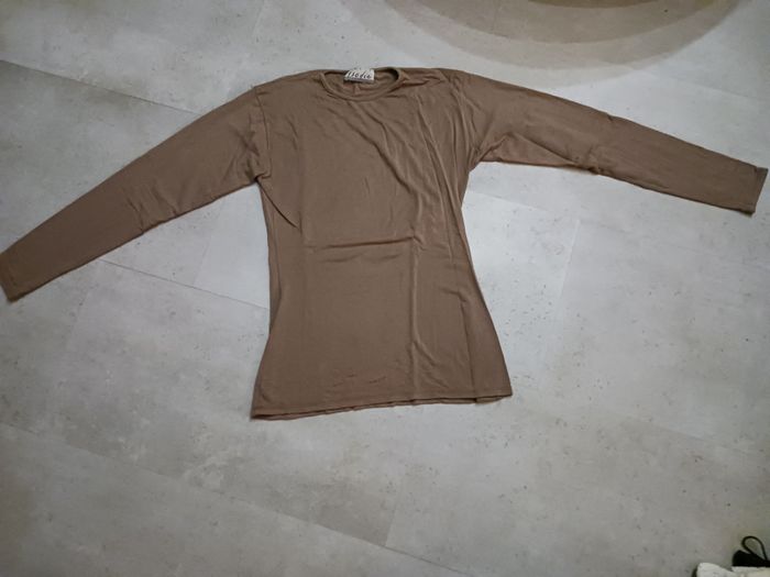 top manches longues marron Taille unique Isodie Paris Neuf juste lavé - photo numéro 2