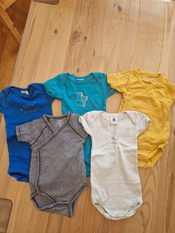 5 bodys manche courte 3 mois