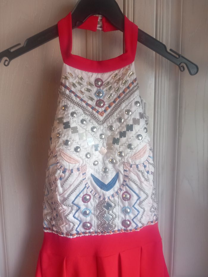 Robe courte de soirée sans manches - photo numéro 2