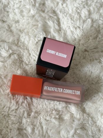 Correcteur Huda Beauty neuf jamais utilisé