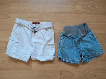 Lot 2 shorts 18 mois